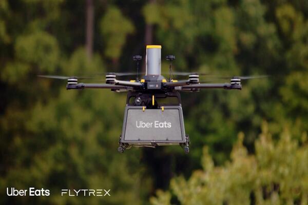 Uber Eats Hợp Tác Flytrex Thử Nghiệm Giao Hàng Bằng Drone: Bước Nhảy Mới Trong Cuộc Đua Vận Chuyển Tự Động